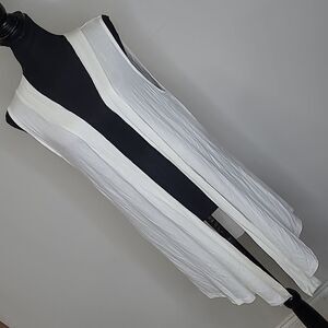 Zenana Outfitters sz L open front tunic